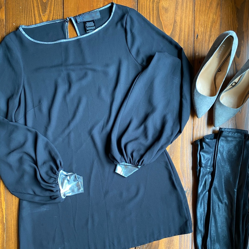 Kardashian Kollection Black Tunic Top/Silver Cuffs